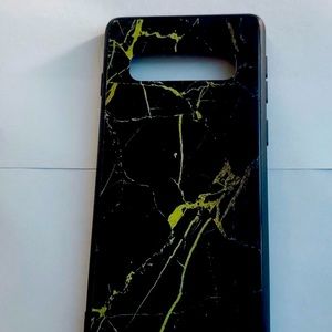 S10e black and gold phone case